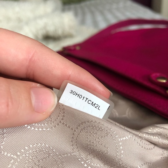 Michael Kors Jet Set Fuchsia Medium Chain Tote - Picture 8 of 8